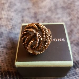 Vintage Vandome gold tone expandable ring